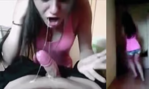 Novinha topou chupar mas não era pra gozar na boca, OPS...